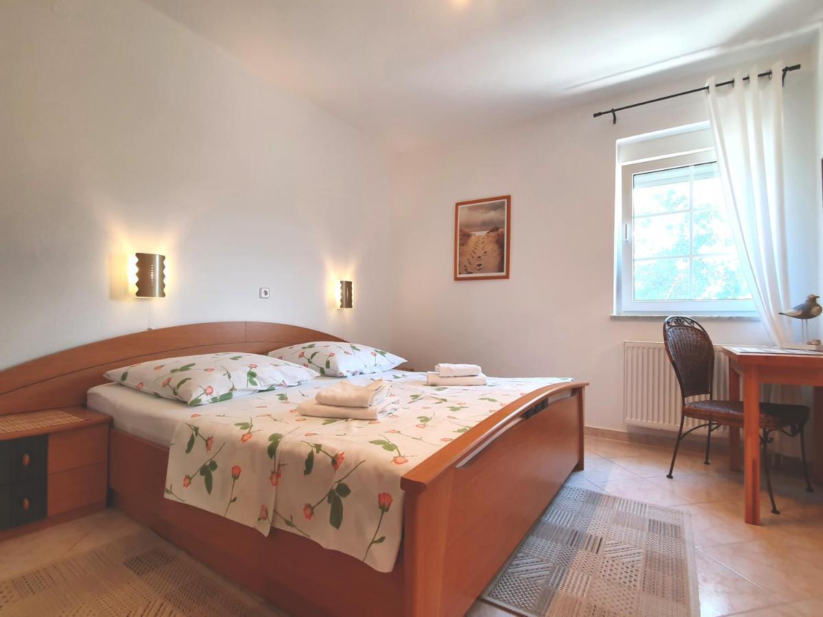 Villa Lucija Rab Town Extérieur photo